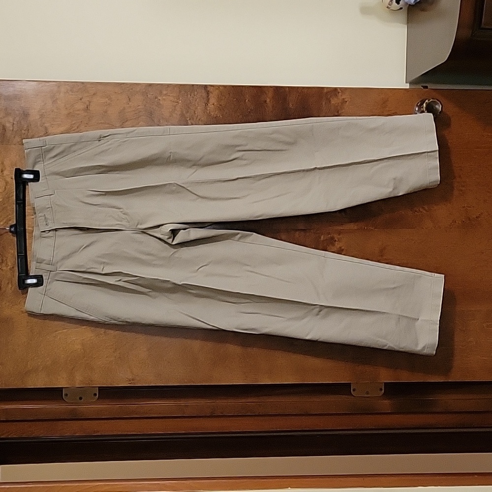 Men's George Khaki Dress Pants size 34 x 30